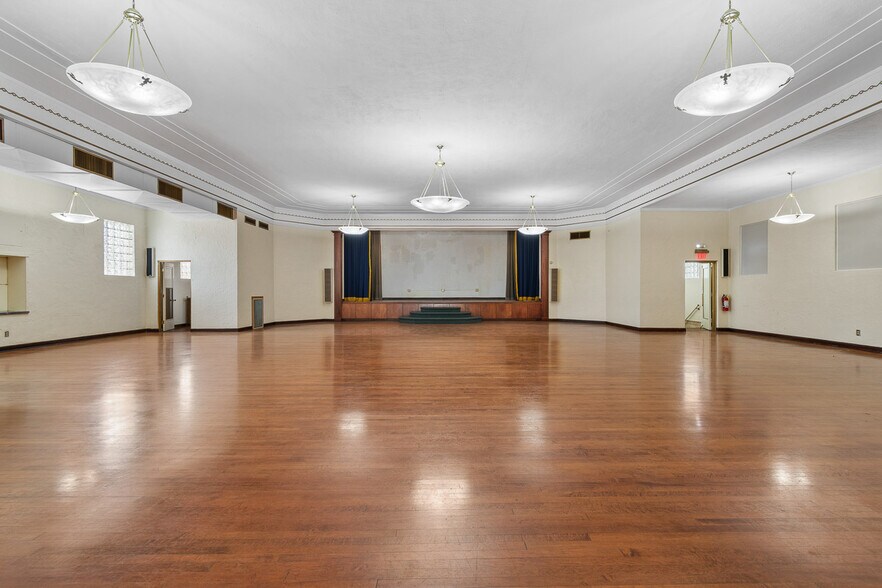 More Photos Of 542 W Park Ave, Barberton Lodge Meeting Hall For Sale