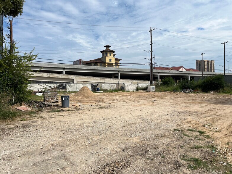 More Photos Of 519 Elm St, San Antonio Land For Sale