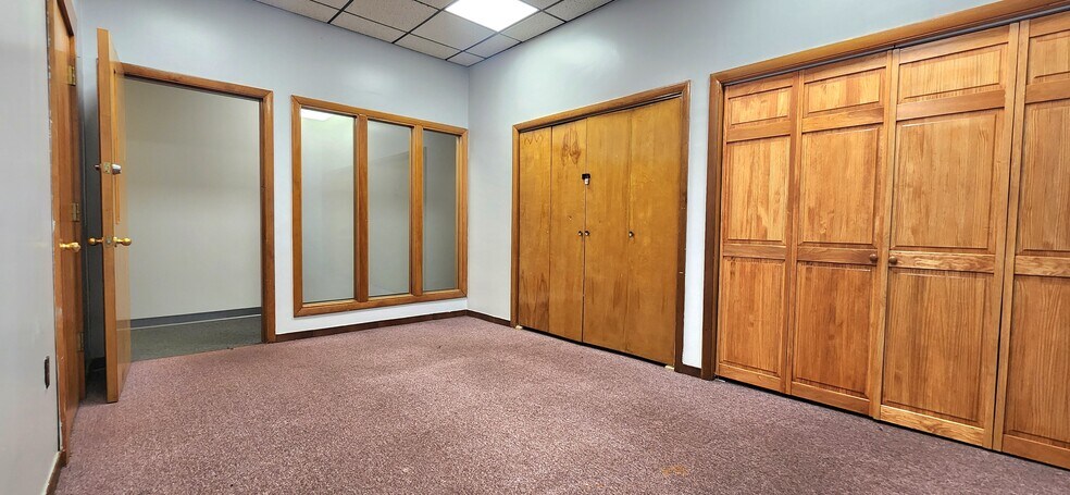 More Photos Of 464 Bremen St, East Boston Freestanding For Lease
