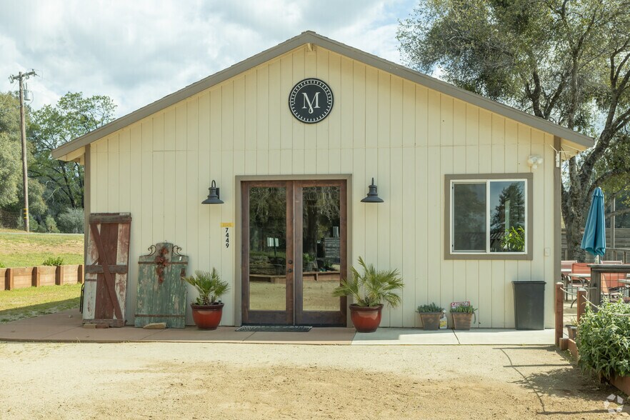 More Photos Of 7449 Fairplay Rd, Somerset Specialty For Sale