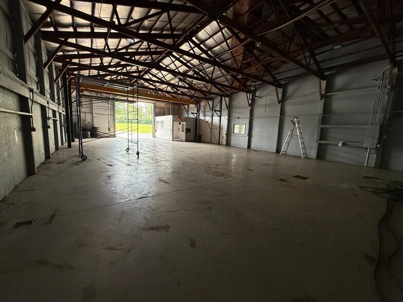 More Photos Of 15062 Archer Ave, Lockport Warehouse For Lease