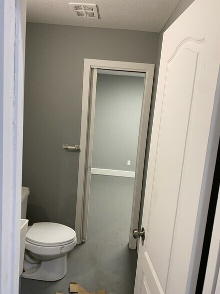 More Photos Of 615-629 Leago St, Houston Service For Lease