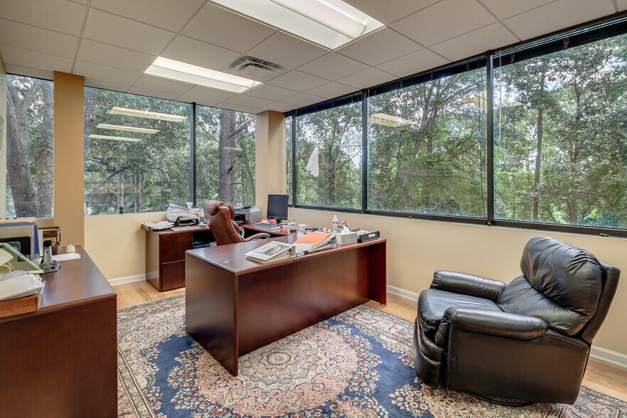 More Photos Of 9000 Regency Square Blvd, Jacksonville Office For Sale