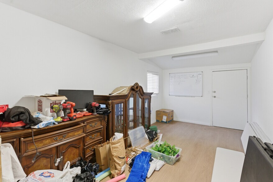 More Photos Of 375 C St, Arvin Specialty For Sale