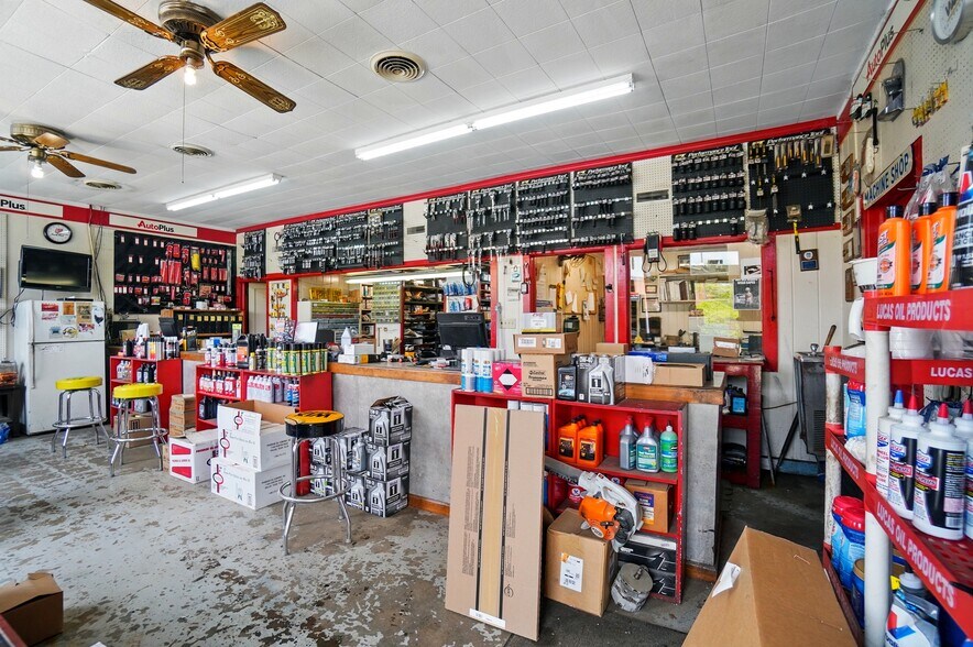 More Photos Of 315 W Morgan St, Monroe Auto Repair For Sale