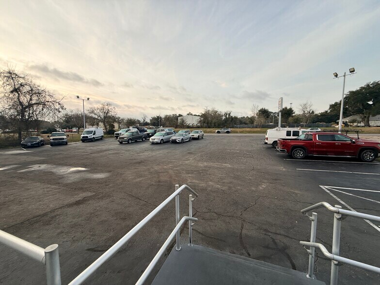 More Photos Of 2741 Boundary St, Beaufort Service For Sale