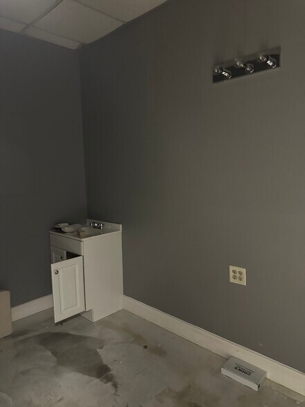 More Photos Of 7685 Hacks Cross Rd, Olive Branch Unknown For Lease