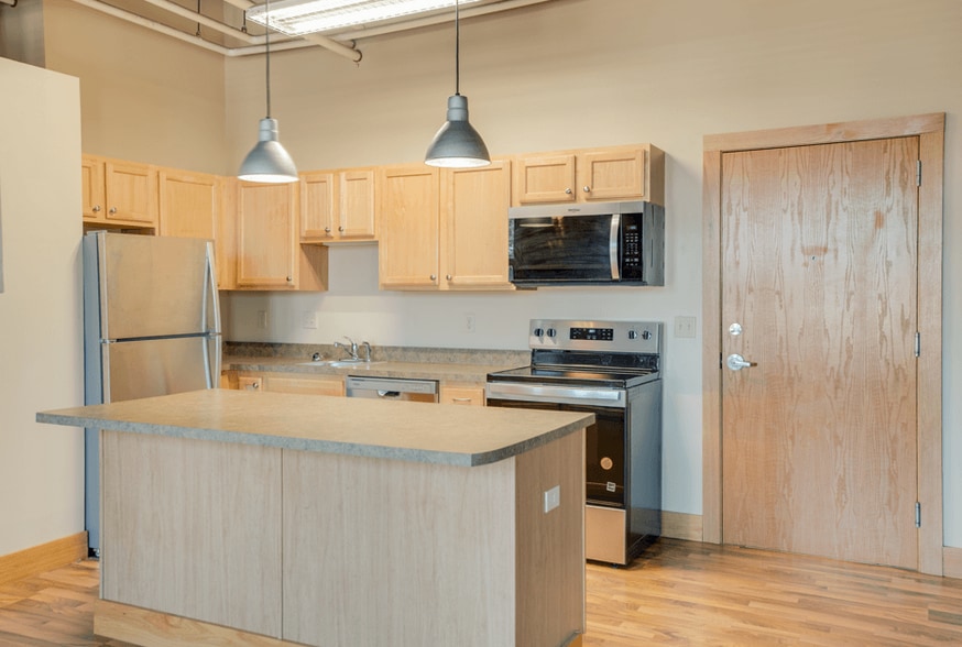 More Photos Of 121 4th St S, Moorhead Apartments For Lease