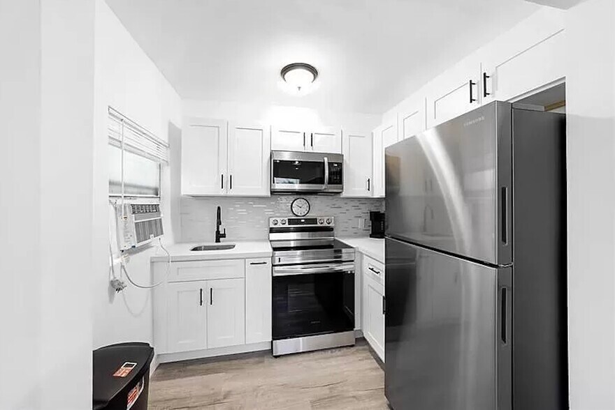 More Photos Of 904 4th St, West Palm Beach Multifamily For Sale