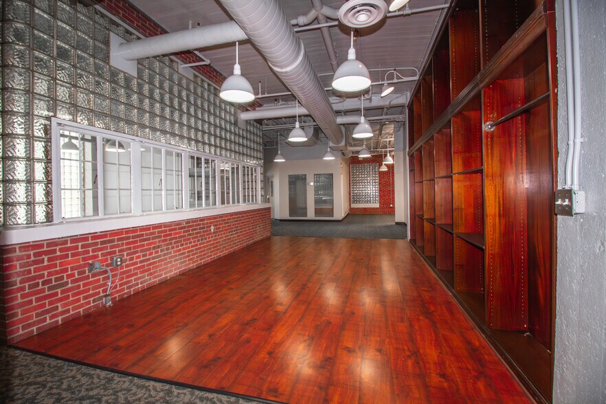 More Photos Of 50 Clay St, Morgantown Office Residential For Lease