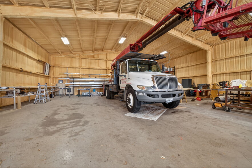 More Photos Of 15377 N Highway 34, Terrell Flex For Sale