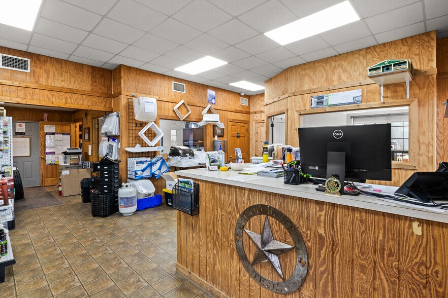 More Photos Of 1242 Loop 179, Pittsburg Specialty For Sale