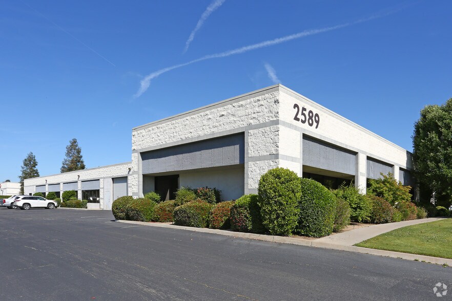 More Photos Of 2590 N Grove Industrial Dr, Fresno Unknown For Lease
