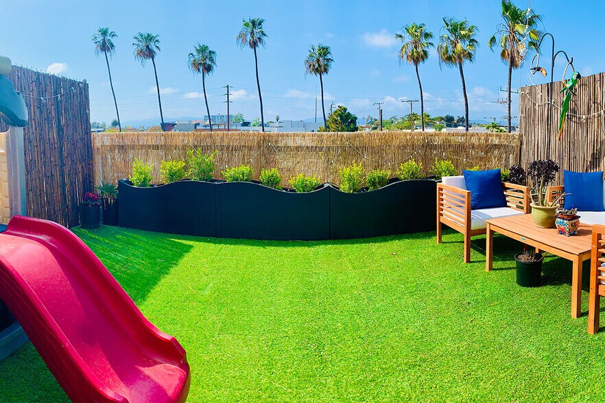 More Photos Of 615 Hampton Dr, Venice Apartments For Sale