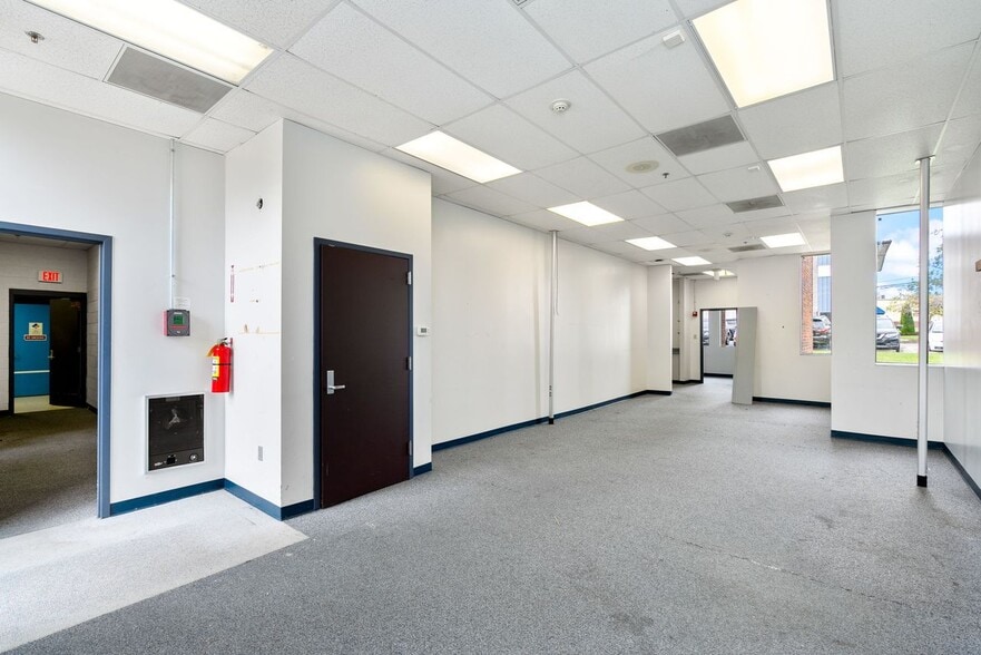 More Photos Of 2800 Diode Ln, Louisville Warehouse For Sale