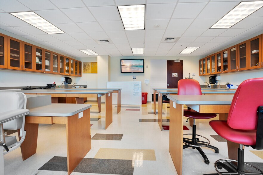 More Photos Of 177 Montgomery Rd, Altamonte Springs Medical For Sale