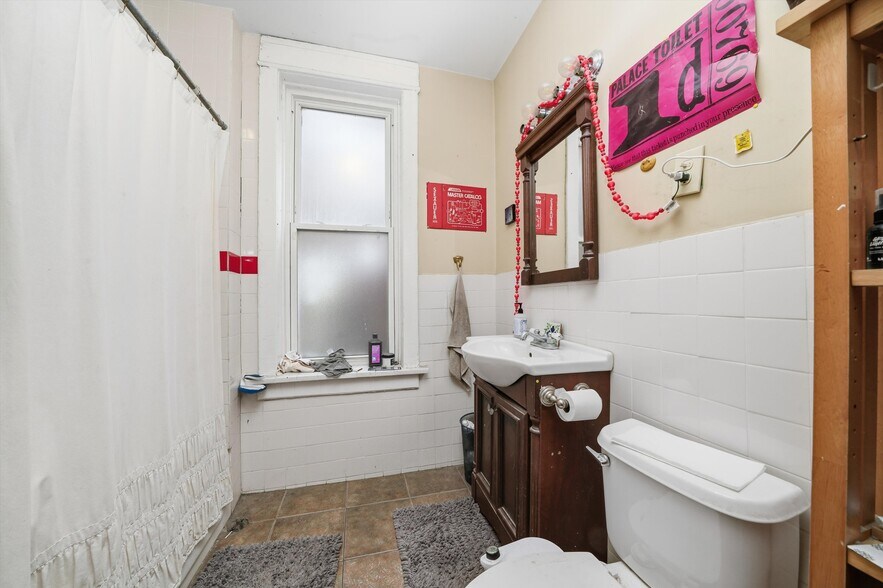 More Photos Of 3136 W Logan Blvd, Chicago Multifamily For Sale