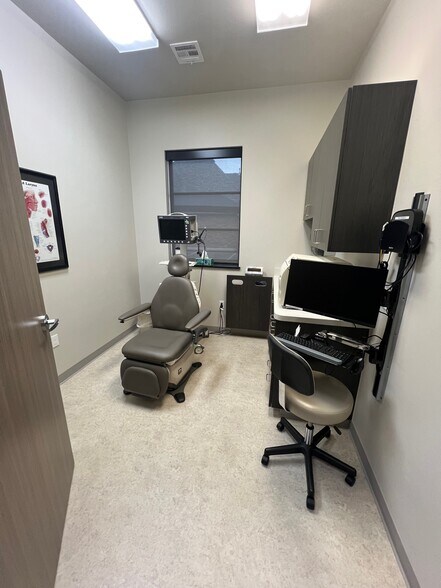 More Photos Of 1621 S Midtown Pl, Oklahoma City Medical For Sale