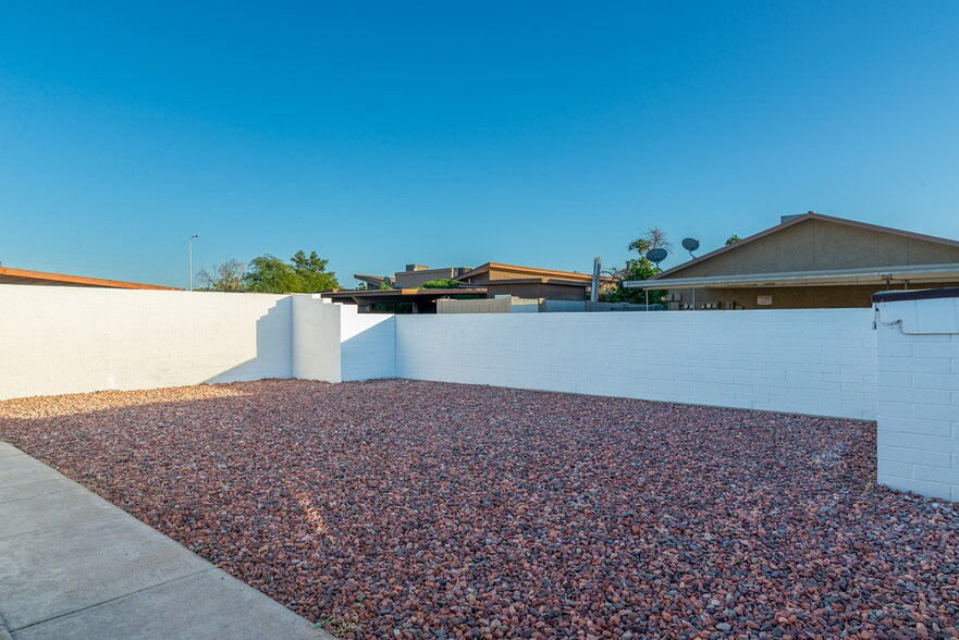 More Photos Of 515 W Pebble Beach Dr, Tempe Specialty For Sale