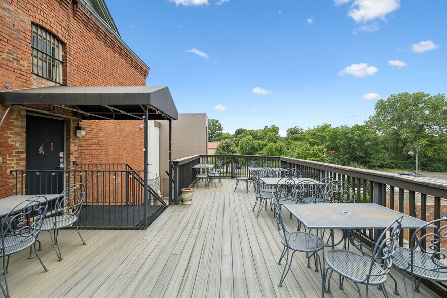 More Photos Of 108 Bridge St, Franklin Storefront For Sale