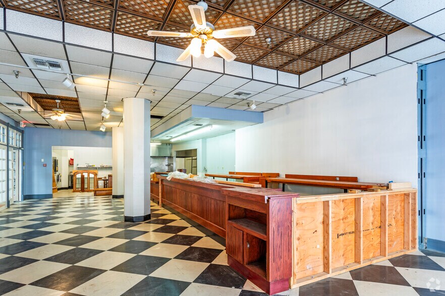 More Photos Of 2014 Tulare St, Fresno Office For Lease