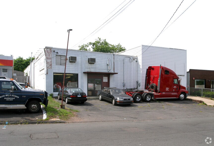 7 Maplewood Ave, Bloomfield, CT 06002 Restaurant For Sale