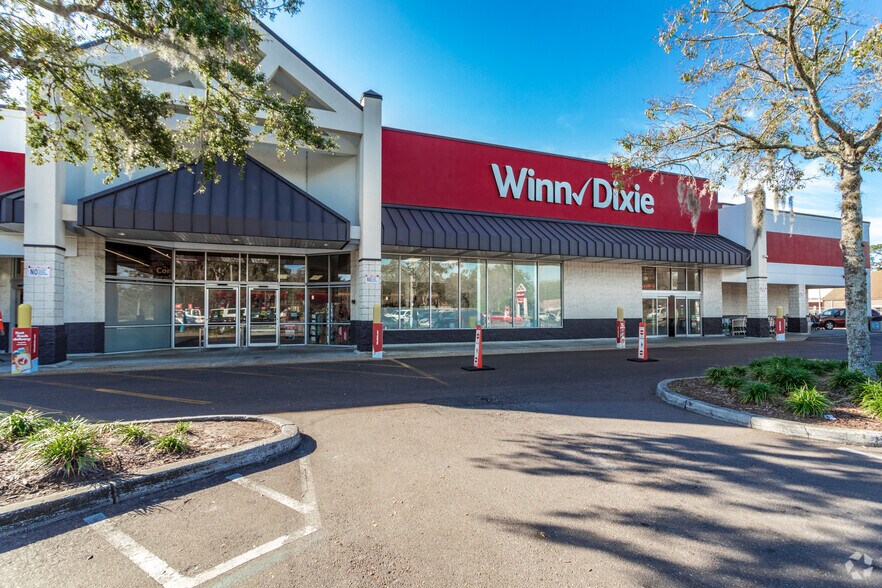 More Photos Of 36348 State Road 54, Zephyrhills Supermarket For Lease