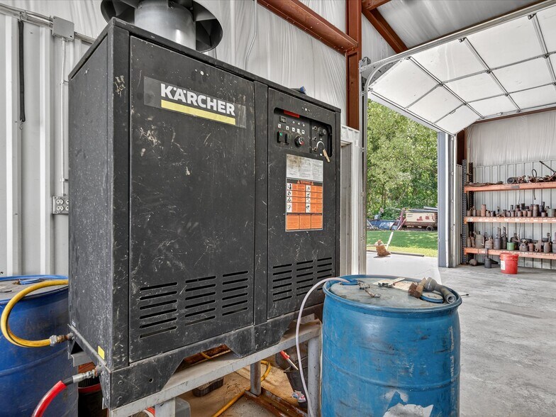 More Photos Of 1601 E Main St, Pawhuska Industrial For Sale