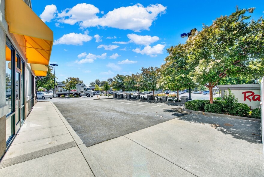 More Photos Of 3338 N Texas St, Fairfield Freestanding For Sale