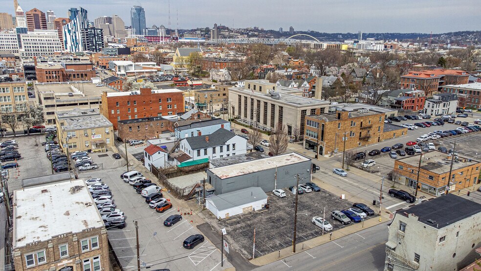 More Photos Of 729 Scott St, Covington General Retail For Sale