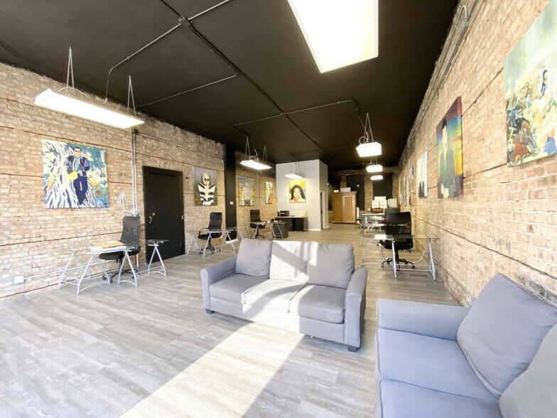 More Photos Of 2935-2937 N Clark St, Chicago Apartments For Lease