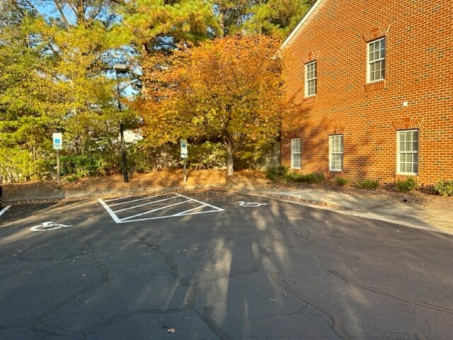 More Photos Of 6501 Creedmoor Rd, Raleigh Office Residential For Lease