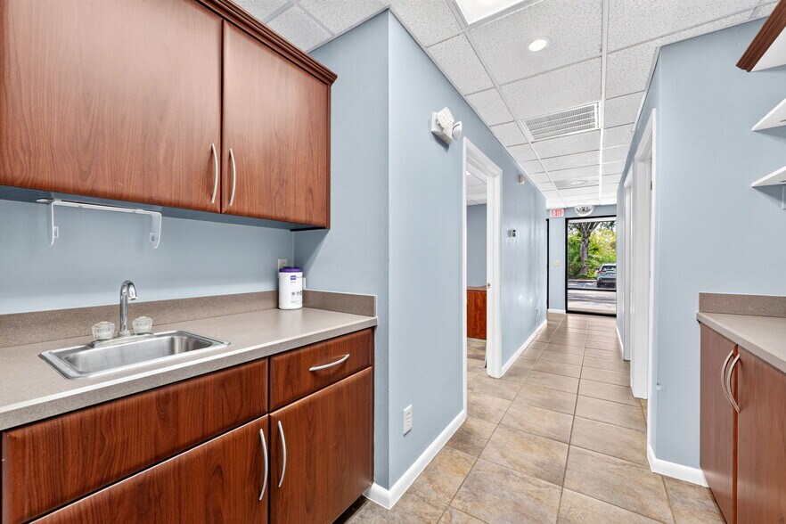 More Photos Of 701 Enterprise Rd E, Safety Harbor Medical For Lease