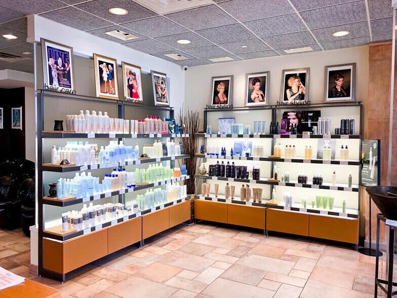 More Photos Of 266 Main St, Huntington Storefront For Lease