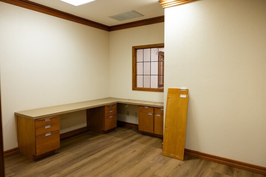 More Photos Of 10225 W Thunderbird Blvd, Sun City Medical For Lease
