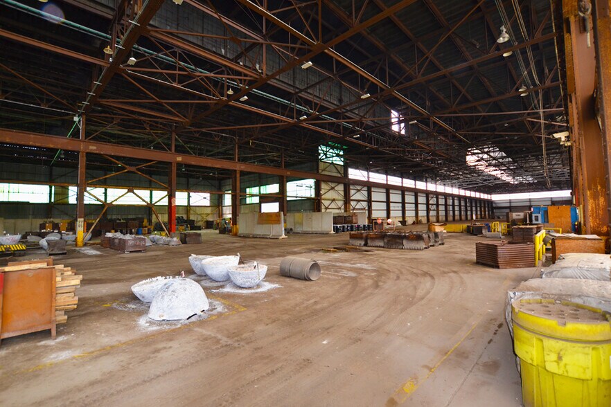 More Photos Of 1001 College St, Madison Manufacturing For Lease