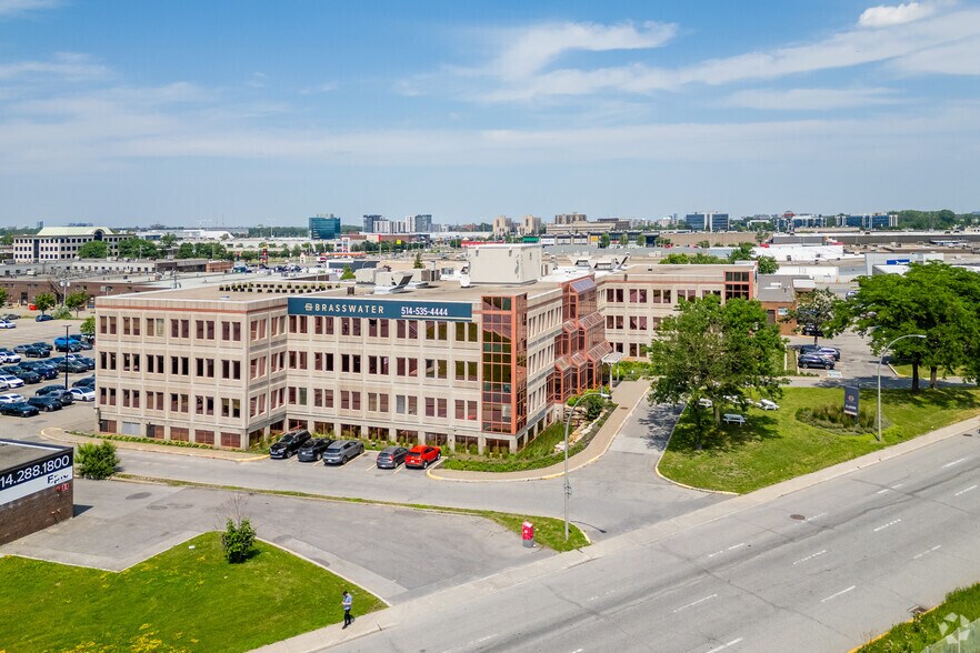 More Photos Of 7405 Rte Transcanadienne, Montréal Office For Lease