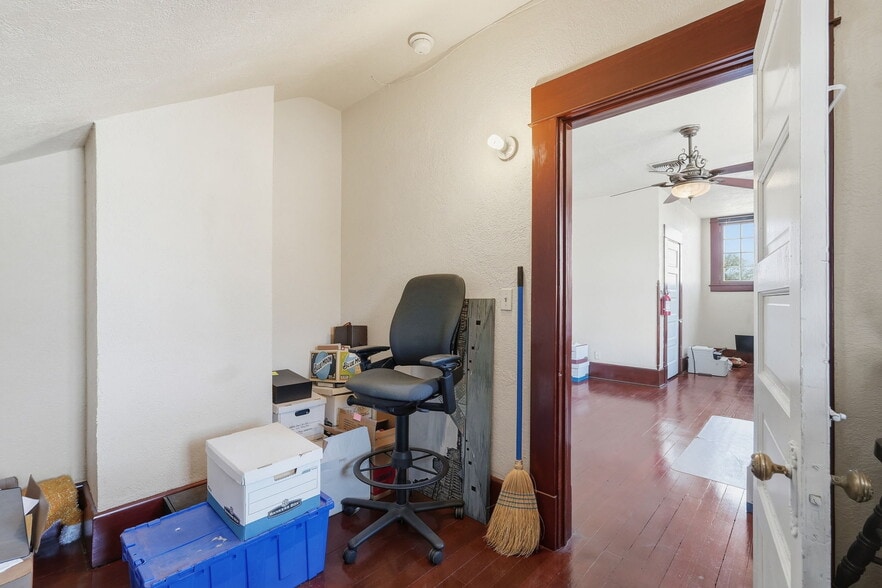 More Photos Of 1004 N 6th Ave, Tucson Office For Sale