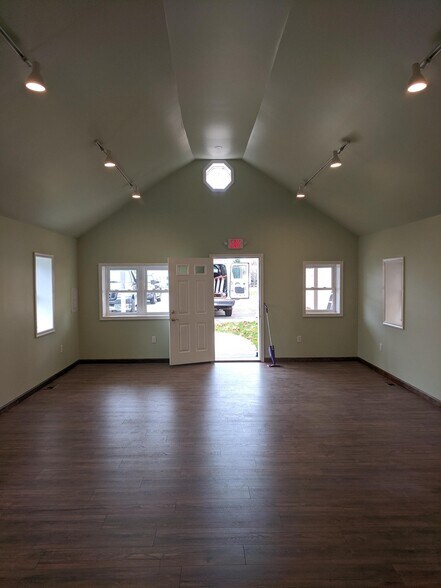 More Photos Of 68 Watkin Ave, Chadds Ford Storefront Retail Office For Lease