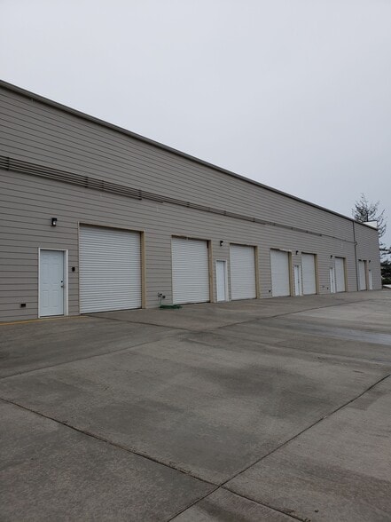 More Photos Of 13131 Mukilteo Speedway, Lynnwood Warehouse For Lease