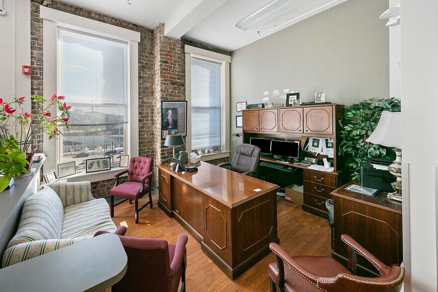 More Photos Of 418 S Gay St, Knoxville Office Residential For Sale