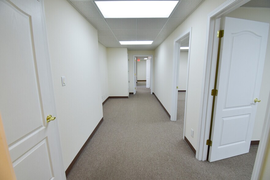 More Photos Of 1 S A St, Pensacola Office For Lease