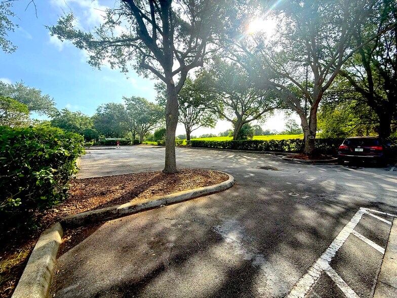 More Photos Of 1743 Park Center Dr, Orlando Medical For Lease