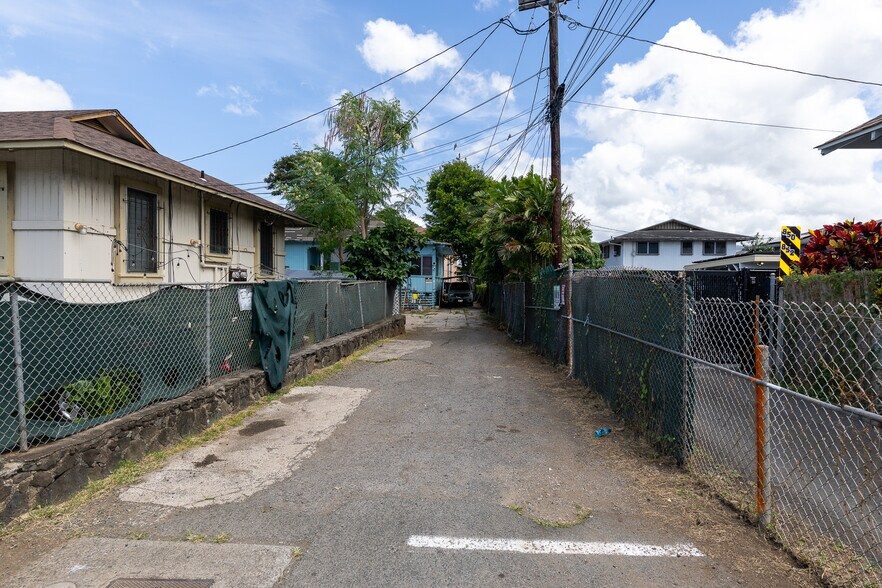 More Photos Of 815 Lopez Ln, Honolulu Apartments For Sale