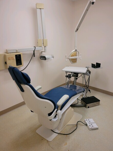 More Photos Of 180 Poquonock Ave, Windsor Medical For Lease