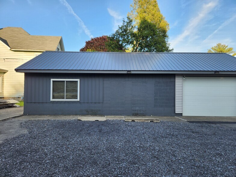 More Photos Of 1749 Clark Street Rd, Auburn Light Distribution For Sale