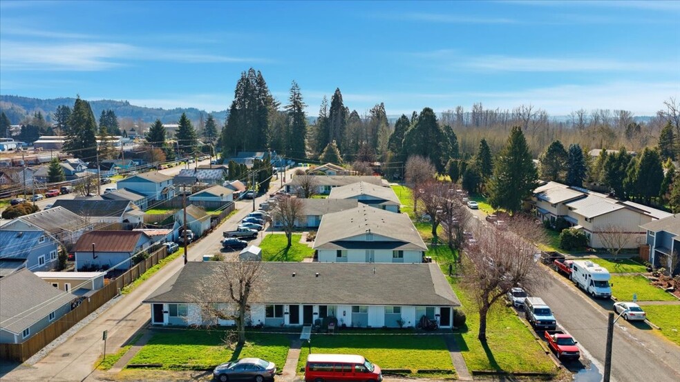 More Photos Of 1100-1105 S Pearl St, Centralia Apartments For Sale