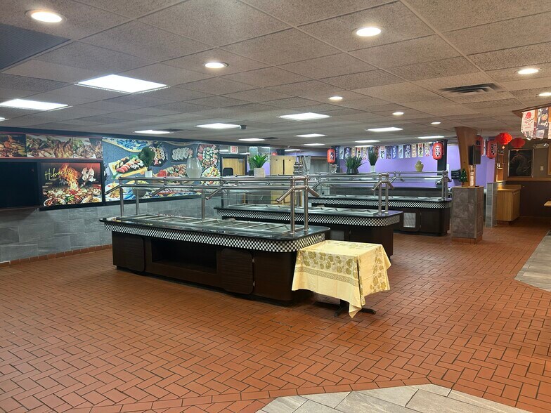 More Photos Of 2613 E Clairemont Ave, Eau Claire Restaurant For Lease
