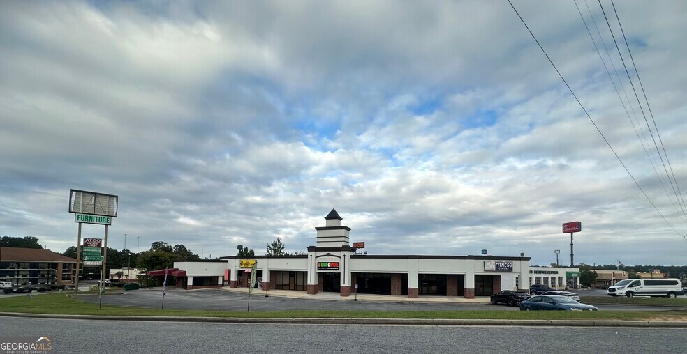 More Photos Of 116 Riverside Pky, Macon-Bibb Storefront Retail Office For Sale
