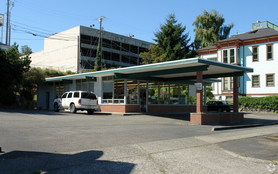 More Photos Of 1352 S Fawcett Ave, Tacoma Freestanding For Sale